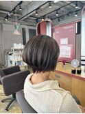 秋のこっくりショートボブ/コントラストハイライト/グレージュ