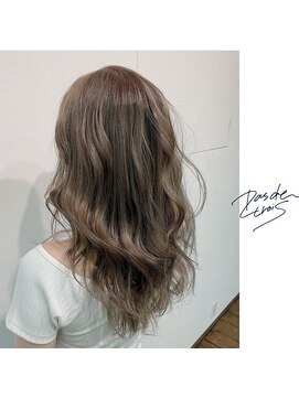 パドトロワ(Pas de trois) 新潟×外人風ゴールドグレージュ×カリフォルニアビーチスタイル