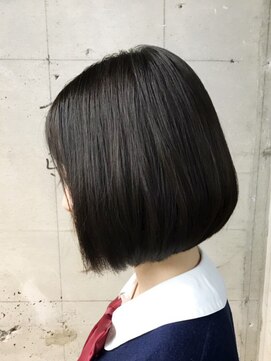 オッソ(OSSO) ショートボブ_ネイビーカラーフレンチボブ