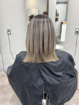 エミーバイモアムー(Emmie byMoremuu) Emmieバレイヤージュ