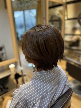 ミナモ(MINAMO) ニュアンスカラー×ショート/刈り上げショート/30代40代50代