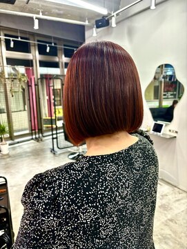 エー(A) 赤みカラー×ボブ