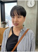 刈り上げマッシュショート、黒髪ショート、ワイドバング