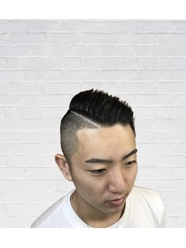 ダンブライズバーバー(DAN BRISE) 刈り上げスタイル