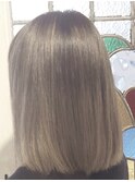 イメチェンハイライトカラーアッシュベージュ平行ボブ