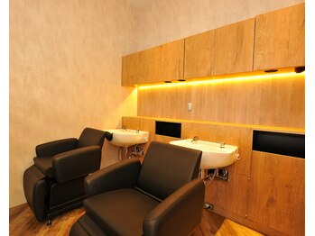 Agu hair lucir 東照宮店【アグ ヘアー ルシール】