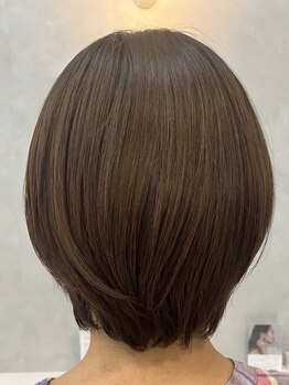 SEVEN COLORS TSUTAYA高松サンシャイン通り店【セブンカラーズ】の写真/高クオリティの白髪染め×髪質改善をプチプラで賢く綺麗に◇60分の短時間スピード施術【根元染め2800円】