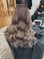 ウィリーベル 沖縄(WILLIE BELLE) 外国人風ハイライト/ゆるふわロング/パールアッシュ/グレージュ