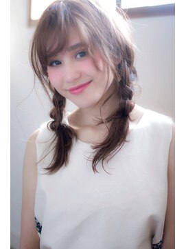 エルフォ(elfo) 【elfo】１度できるとずっと出来るセミロングの三つ編みアレンジ