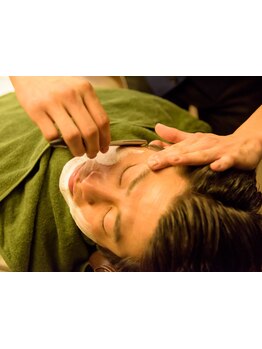 眉/シェービング/頭皮ケアなど、”当たり前”になってきた身だしなみケアのプロフェッショナルが揃う理容室