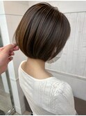 大人可愛い20代30代40代小顔ワンサイドショートボブ丸み前下がり