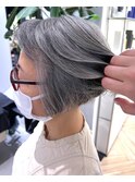 グレーヘアー＋デザイン グレーローライトで白髪活かし 50代60代