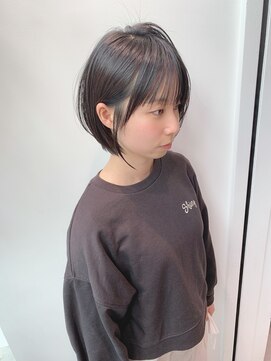 ステア ケース(stair case) 【馬場】大人かわいい黒髪前下がり丸みミニボブ耳かけ