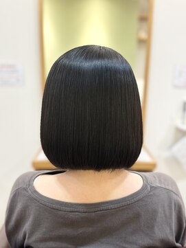 フリージア(freesia) ショートボブ/30代40代50代/艶髪