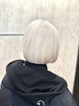 モニカ 原宿店(MONIQA) ホワイトカラー