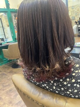 ヘアーラウンジ アンフィ 井土ヶ谷(Hair Lounge Anphi) インナーカラー　ウルフレイヤー