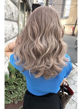 スライバイリアオオサカ(Sly By Ria OSAKA) ミルクティーベージュ/ケアブリーチ/ブリーチ【梅田】【大阪】