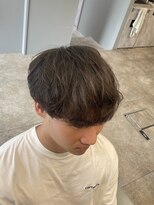 ノイセル 西本町(Noisyle) ブルーブラックフェザーパーマ刈り上げセンターパートｙ