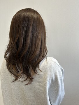 くすみベージュカラー＋レイヤー