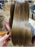 美髪改善酸熱トリートメント　しなやかにまとまる髪　艶髪