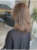 透明感◎ロングブリーチありベージュレイヤーカット