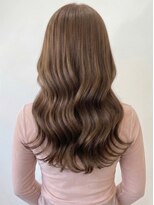 グラムビューティー 足利(gram beauty)&nbsp;髪質改善カラーくびれ巻き髪ロングヘア透明ミルクティーカラー