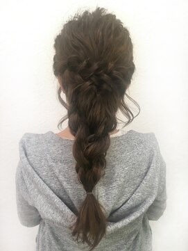 ルディー バイ ヘアーポケット(rudii by HAIR POCKET) おろし編み*三つ編み