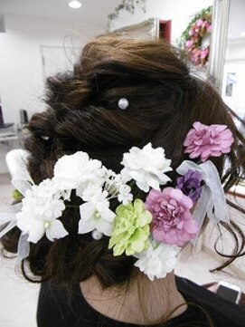デザインヘアーピアジェ 八木店(DESIGN HAIR PIAGET) どんな方にも似合う今春一押しのルーズゆるふわお花使用アップ☆