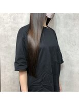 モイ(moy) 毛先重めロング