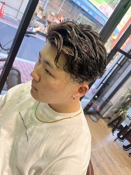 ムア(MUA) スキンフェード リバースパーマ ラルフカール