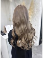 リア(riah) ダブルカラーミルクティーベージュレイヤーカット韓国ヘア