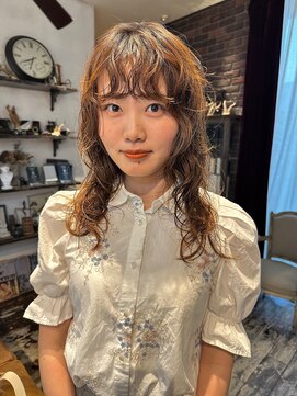 トレンチ(TRENCH) レイヤーカット　ロングパーマ　レイヤーパーマ