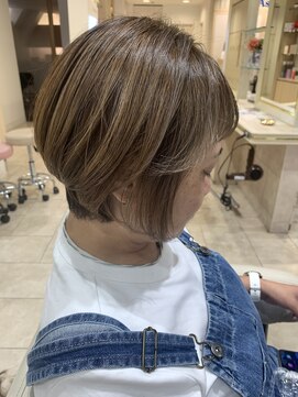 アッシュ 仙川店(Ash) 40代50代60代大人ひし形ショート白髪ぼかしハイライトベージュ