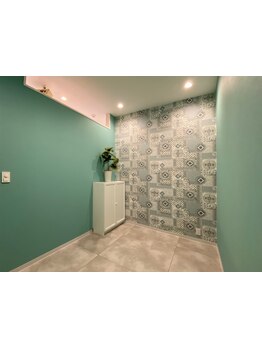 女性専用個室あり◎プロの技で施術するレディースシェービングでお顔のトーンアップ＆贅沢美肌に！