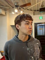 ビーバイエイトジェンツ(Bee by EIGHT GENTS)&nbsp;MEN’S HAIR/サーフカール/刈り上げセンターパート/心斎橋