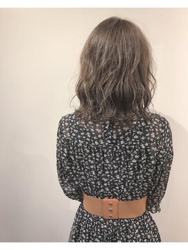 トリート 南行徳本店(TREAT) フォギーベージュ×波巻きロブ