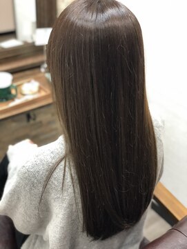 アトリエナガノ(atelier nagano) ニュアンスカラー/センターパート/ツヤ髪スタイル/ブルージュ