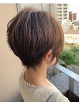 ナンバー イル デュッカ 札幌(N° il duca) 大人可愛い20代30代40代小顔ワンサイドショートボブ丸み前下がり