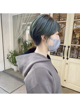 マウロア(MAULOA) "マッシュショート×グリーンハイライト"ayumi