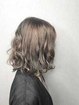 ワット 原宿店(W) 【W-ワット-原宿店 】スモーキーグレージュ♪