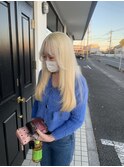 ホワイトブロンド×レイヤーカット