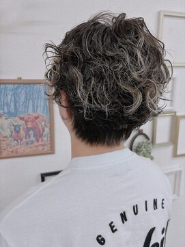 ジール(Zeal) 縦落ちスパイラルパーマ