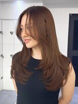 エル バイ アンキシム(elu by AHNKISM)&nbsp;ミディアムレイヤーカットストレートロングレイヤー心斎橋