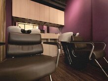 ルッツ (Lutz hair design)の雰囲気（シャンプー台は落ち着いた暗さになっています。スパなどぜひ！）