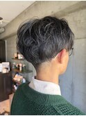 黒髪ビジネスショートメンズカット束感爽やか刈り上げ20代30代