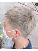 メンズツーブロック×ショート×ホワイトベージュカラー