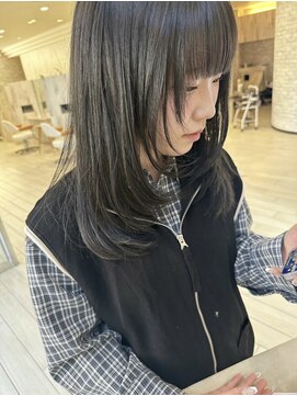 ウープス(Oops) ハッシュカット/レイヤー/顔まわり/ブルーブラック/大垣