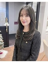ハーツオオサカ(HE:ARTS OSAKA)&nbsp;くすみ透けるグレージュセンターヘア