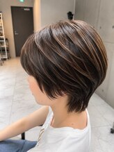  圧倒的艶感！大人気「酸性ストレート」＆大人女性の魅力を引き出す「白髪ぼかしハイライト」