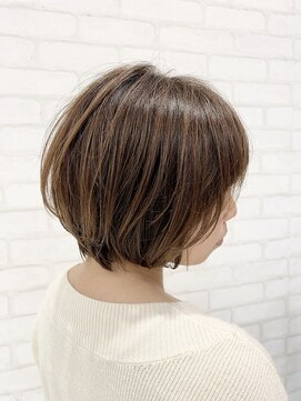 ビス ヘア アンド ビューティー 西新井店(Vis Hair＆Beauty) 20代30代/大人かわいい/前下がりショートボブ/アッシュベージュ